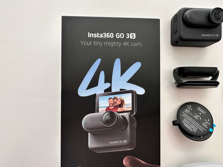 Спортна камера Insta360 GO 3S 128GB – като нова, пълен комплект + допълнителни аксесоари