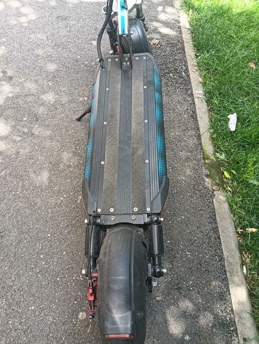Vând trotinetă Speedxman 10 an fabricație 2023 impecabila