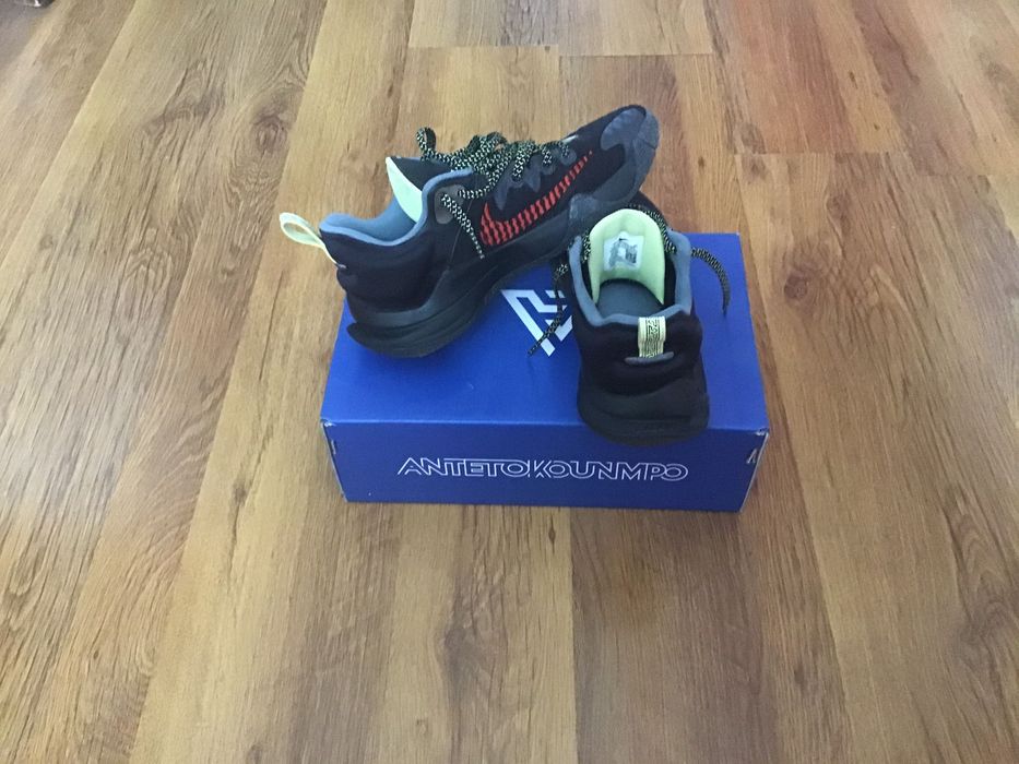 Vând încălțăminte baschet Nike