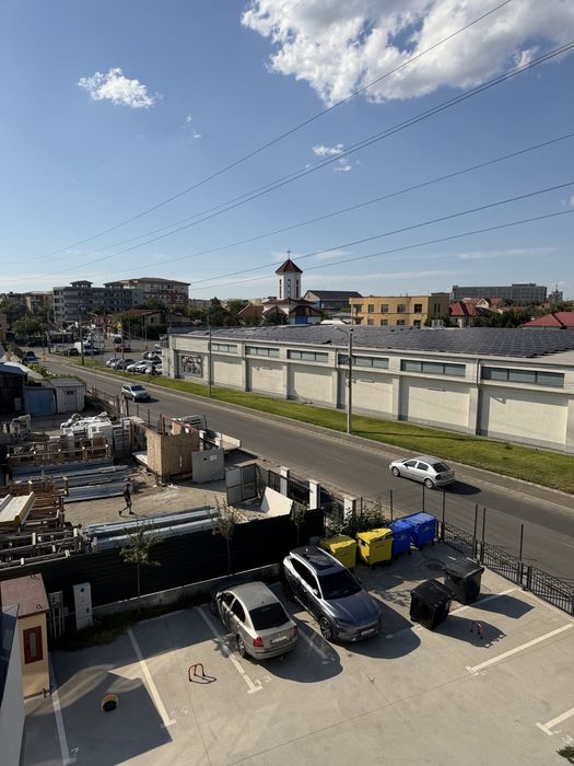De vânzare Apartament cu 3 camere, terasă generoasă și 3 locuri de parcare – zona 1 Mai, Lidl