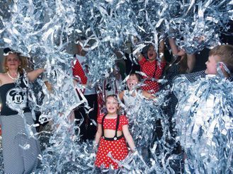 Серебряное, конфетти, серпантин шоу.Аниматоры.