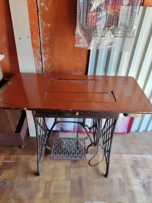 Швейная машинка. Ножная