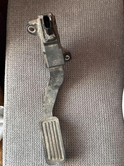 Pedala acceleratie toyota yaris 2005-2009