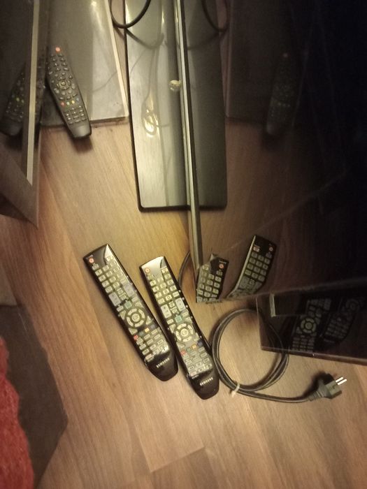 Tv Samsung, set 3 buc, sh, diverse modele si dimensiuni.