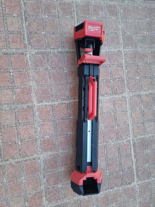 Milwaukee M18 SAL- LED фенер прожектор