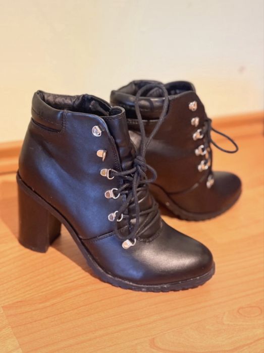 Botine cu toc gros