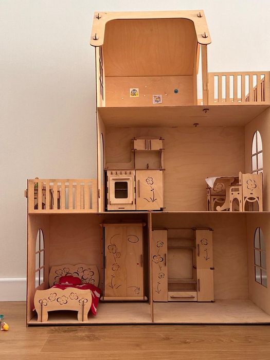 Кукольный домик для девочки