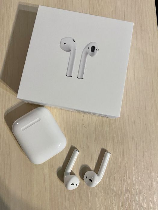 Продам наушники оригинал AirPods