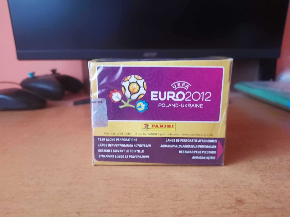 Cutie cu plicuri Panini Uefa Euro 2012 Varianta cu 50 de plicuri