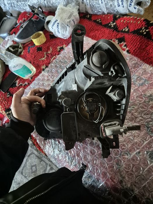 Оригиналено Фарове  за Зафира Б 2005- 2010г