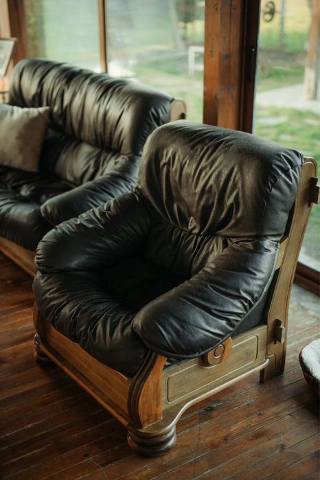 Продавам диван тройка двойка и единица