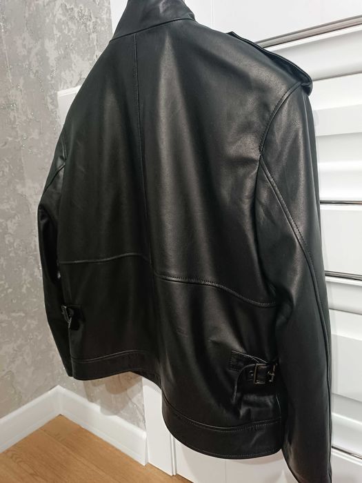 Женская кожанная куртка на весну размер 46
