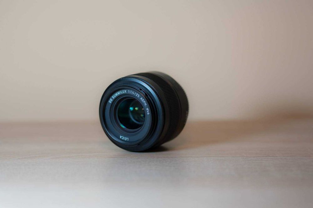 Obiectiv Panasonic Leica 25mm f/1.4 II (MFT) - Cutie Completă