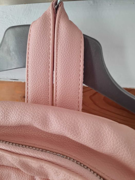 Розова раница и клъч