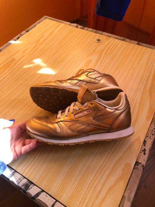 кожени маратонки Reebok