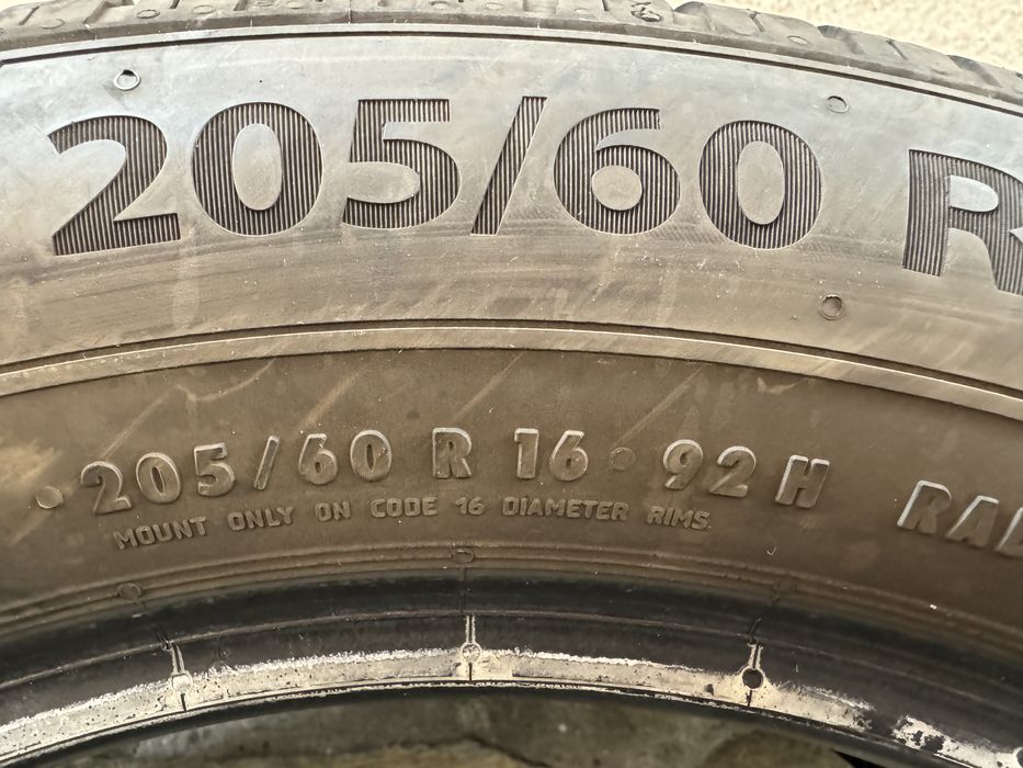 Автомобилни гуми 205 60 16 Barum