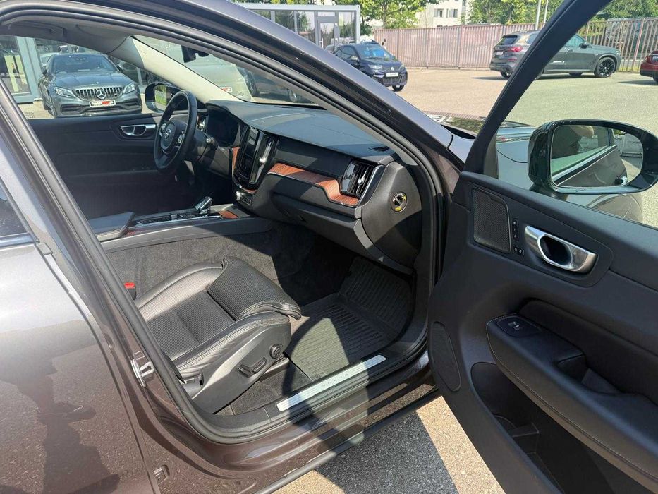 Volvo XC60-Ultimate Dark, Polestar, Led, HK, Panoramic, HUD, 360, Garantie