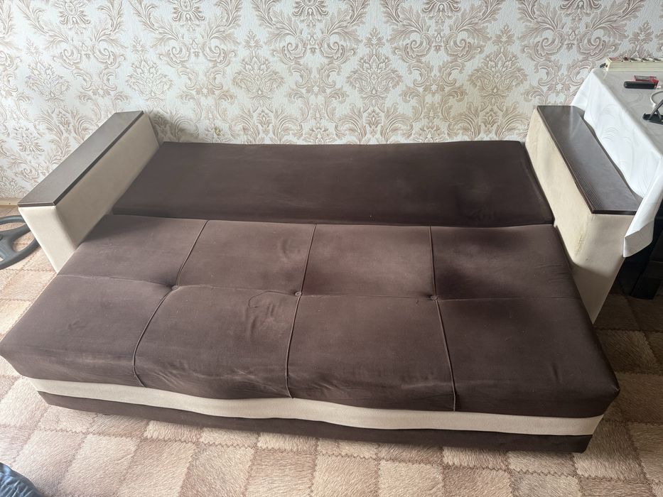 Продается Диван 2 м