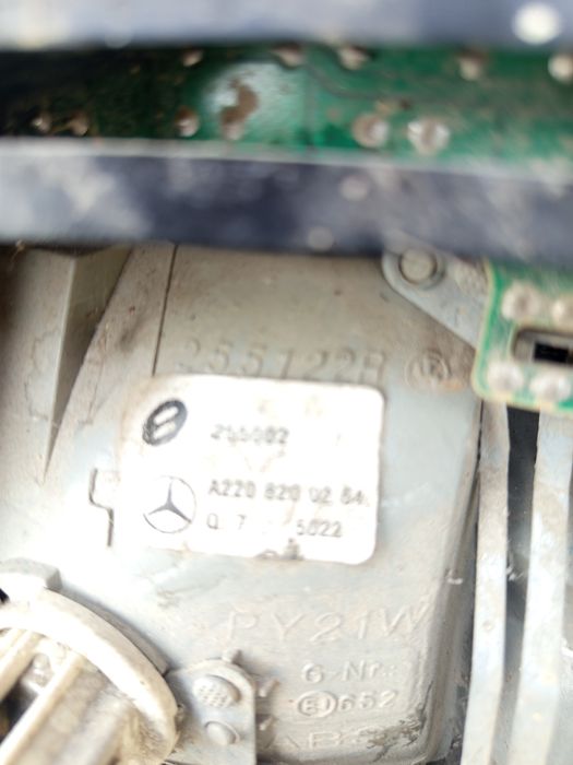 Фонарь W220 задний правый.