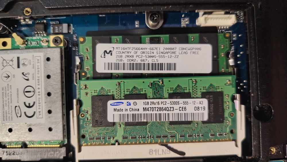 Leptop samsung functiona sau pentru piese