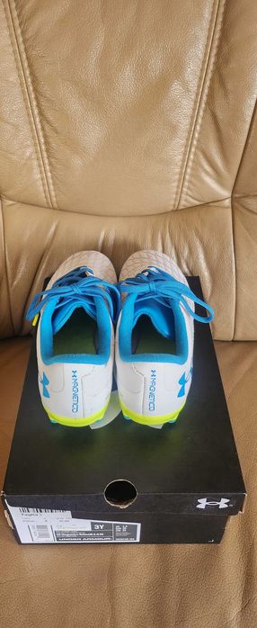 Детски бутонки UNDER ARMOUR.