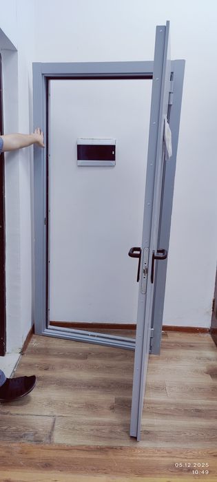 Eshik sotiladi  xolati ajoyib