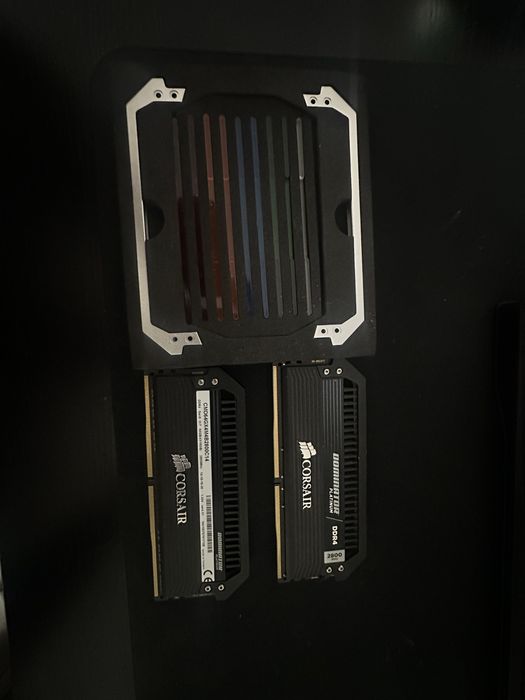 Kit 8700k z370i asus dominator 32 gb ddr4 nh-u12a
