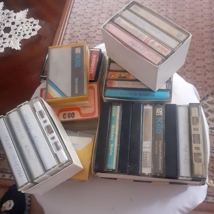 Vând CD- Elvis P,  Bony M .Nat King   Cole l