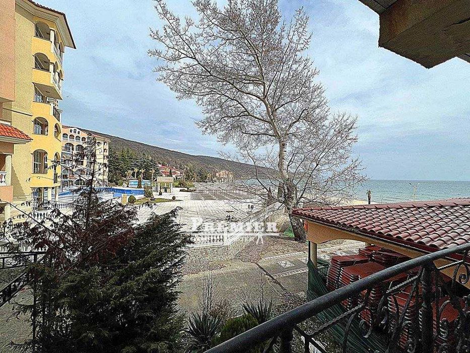 Просторен апартамент с морска гледка в Елените за 95 000 EUR