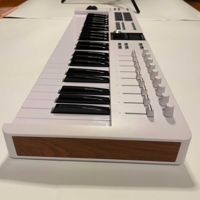 Midi Arturia KeyLab MK3 49 – ca nouă, cutie + software incluse