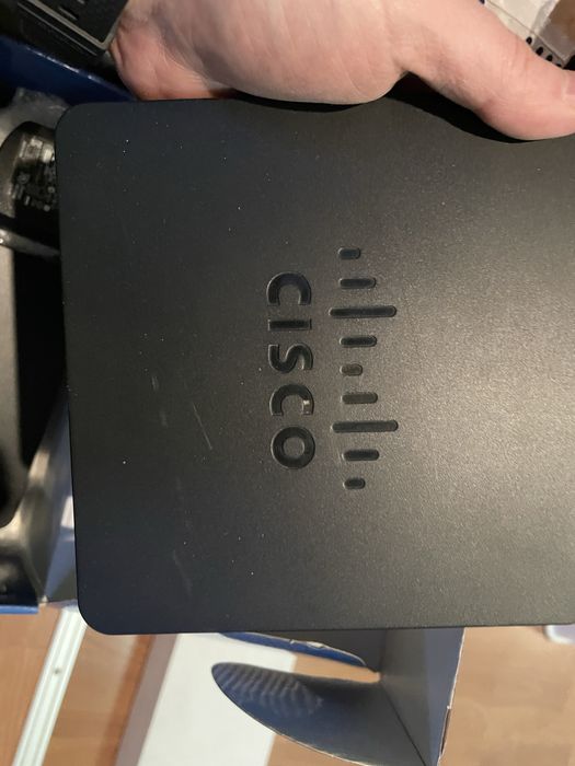 CISCO RV215W Рутер
