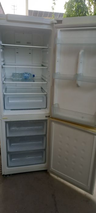 Продаю холодильник Samsung