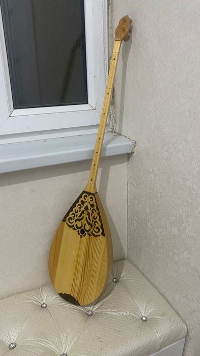 Домбра с чехлом – отличное состояние