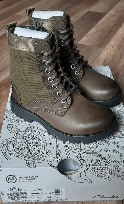 Нови боти Clarks за момче, 24н