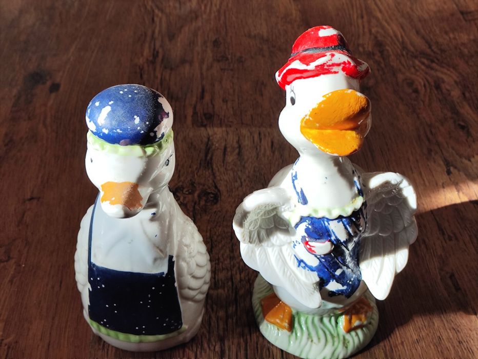 Две порцеланови фигурки патета