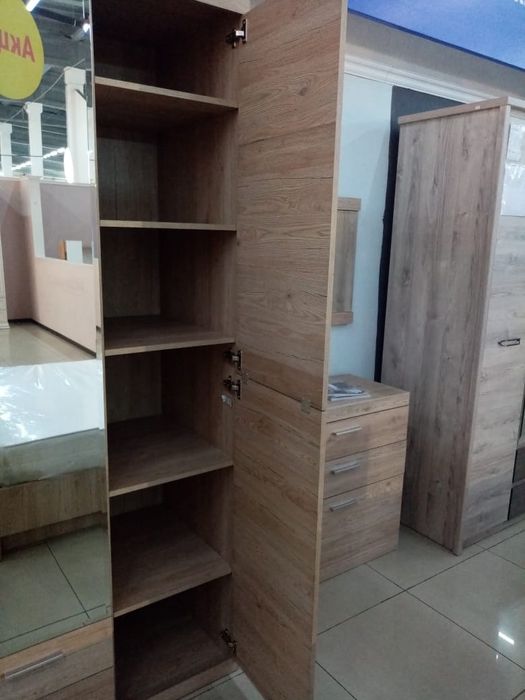 Продам шифоньер.