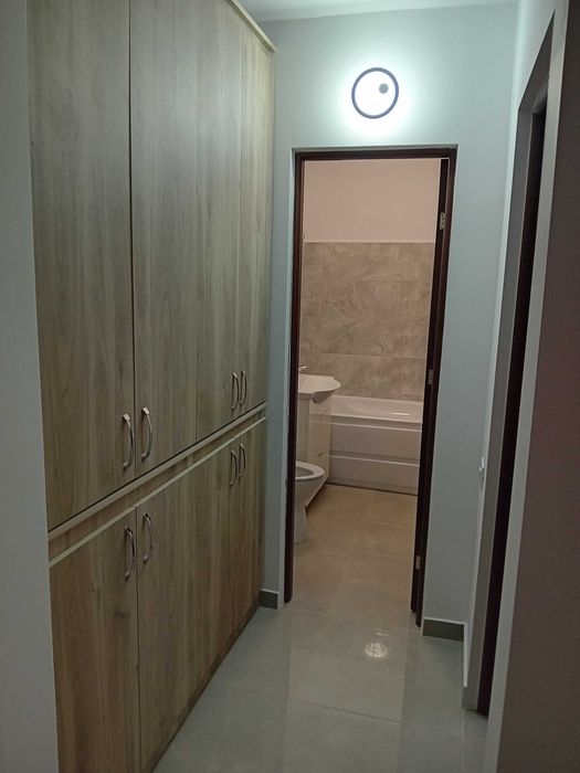 Inchiriez apartament 2 camere, 350 E