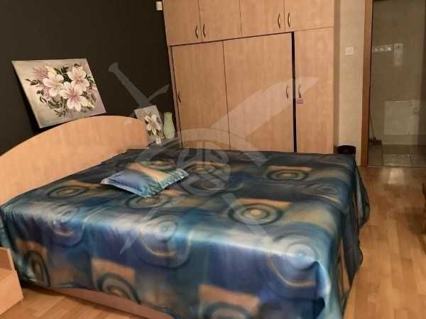 Тристаен апартамент под наем в Кършияка 11782421