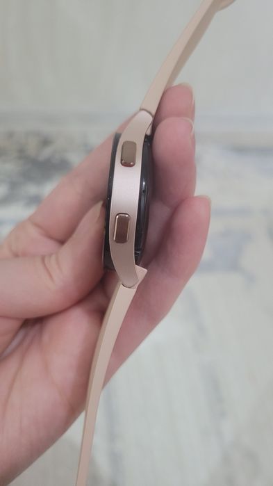 Продам смарт-часы Samsung Galaxy Watch 4, 40 мм