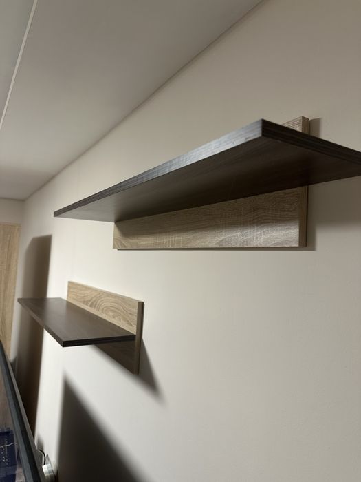 Стилна холна гарнитура (ТВ шкаф,витрина,шкаф и етажерки)-Като нови!