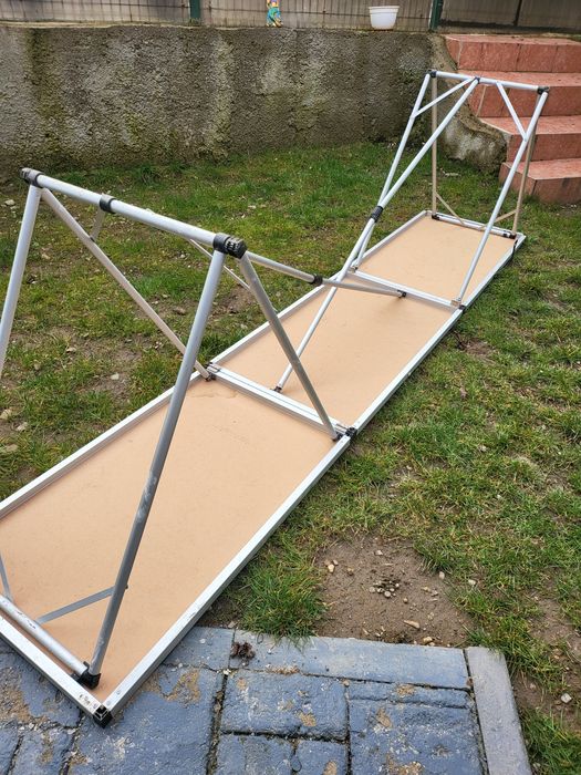 Vând masa.plianta ptr.piata