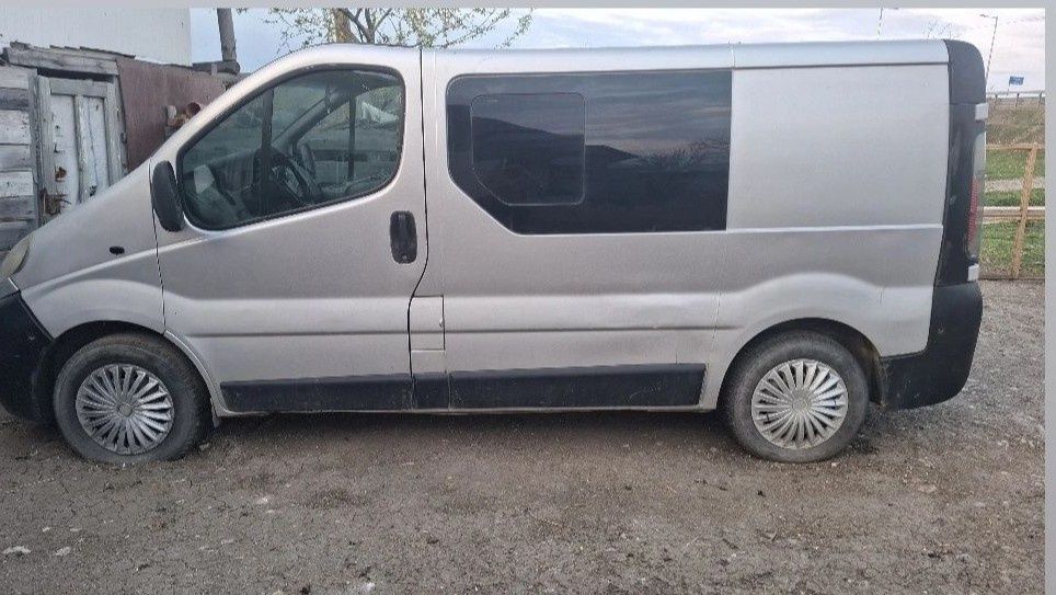 Vand Renault traficat motor 1.9 dci cu injectoare stricate
Vând renual