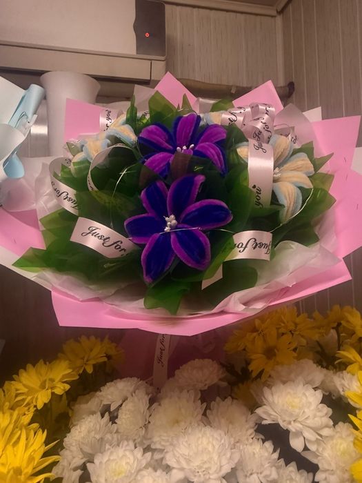 Продаём букеты из синельной проволоки