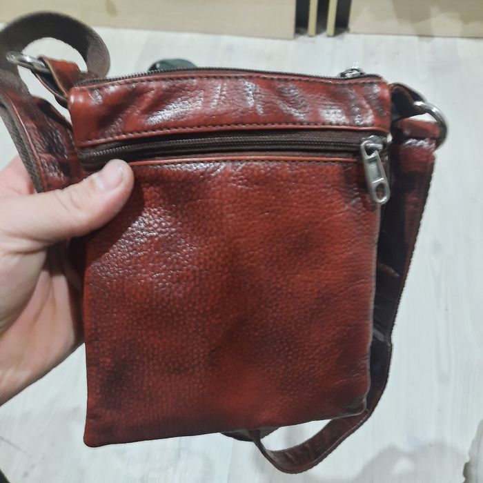 Кожный барсетка сатылады.