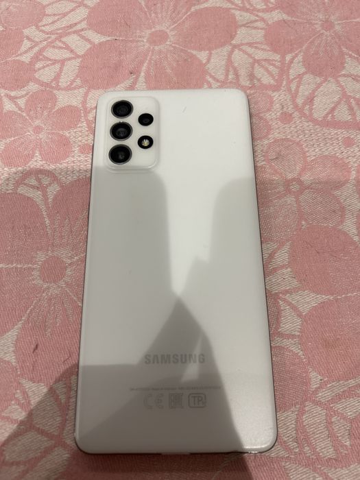 samsung A72 белого цвета
