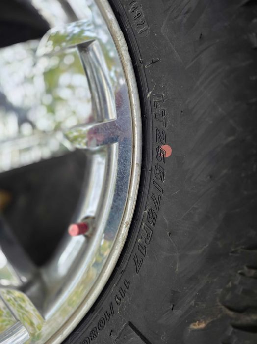 Гуми с джанти Nexen Roadian MTX 255 75 17