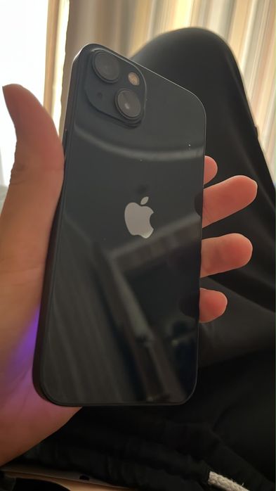 Продам Iphone 13