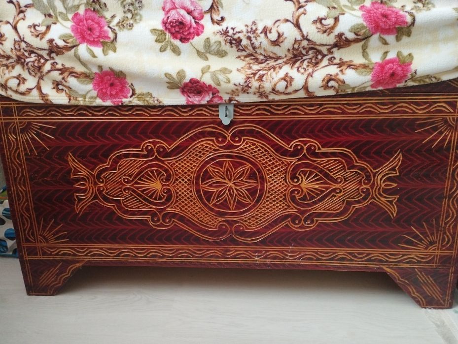 Сундук большой и маленький. Сандық үлкен және кіші