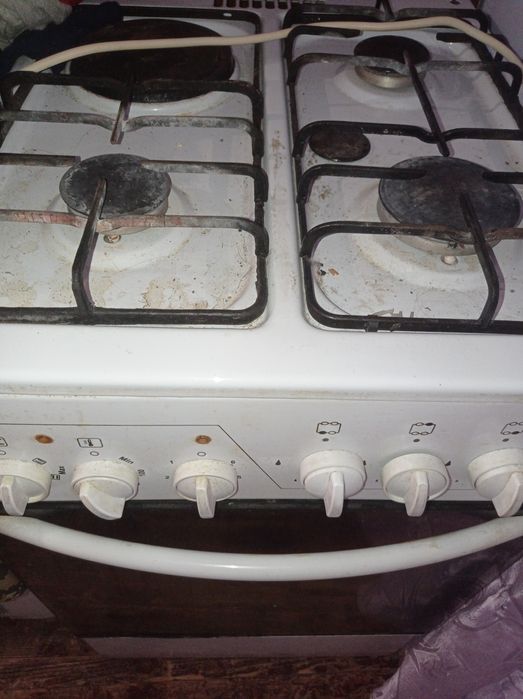 Продаю газовую плиту