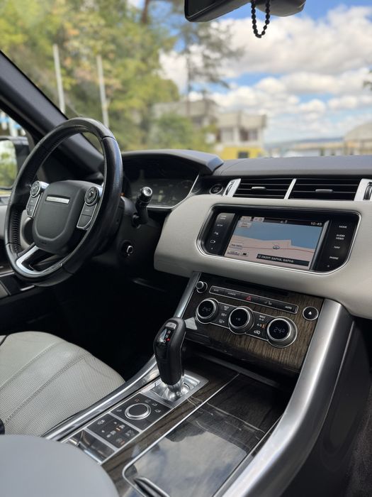 Land Rover Range Rover Sport 3. 0 SDV6 Лукс, мощ и присъствие на пътя | С включено ДДС